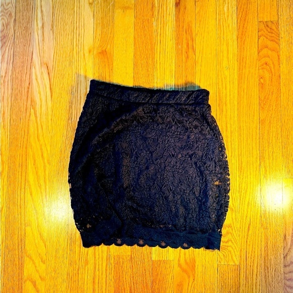 Kimchi Blue Mini Lace Skirt | So Lovely and Gorgeous! 🤩 - Picture 11 of 11